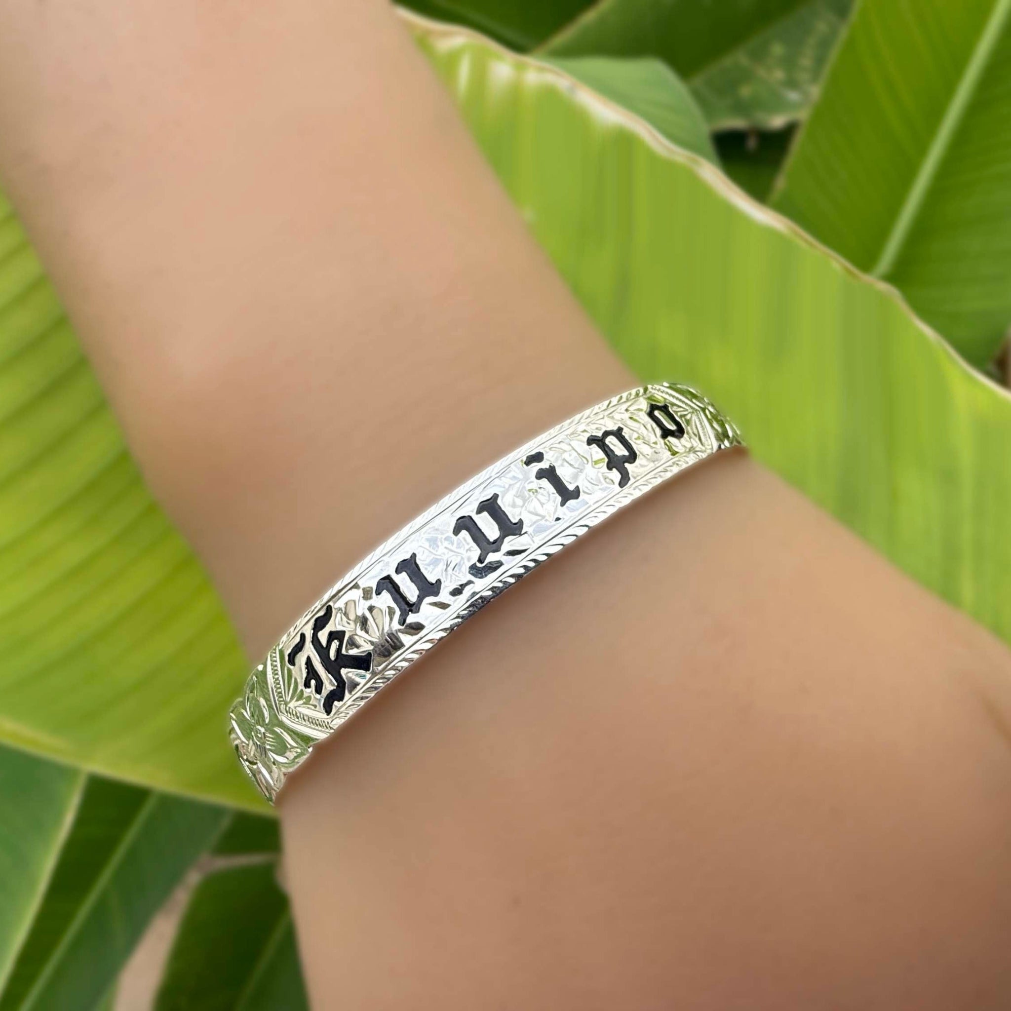 Hawaiian Jewelry 925Silverバングル「Kuuipo」総彫 10MM Hawaiian Scroll Sterling Silver Kūʻuipo Bracelet – My