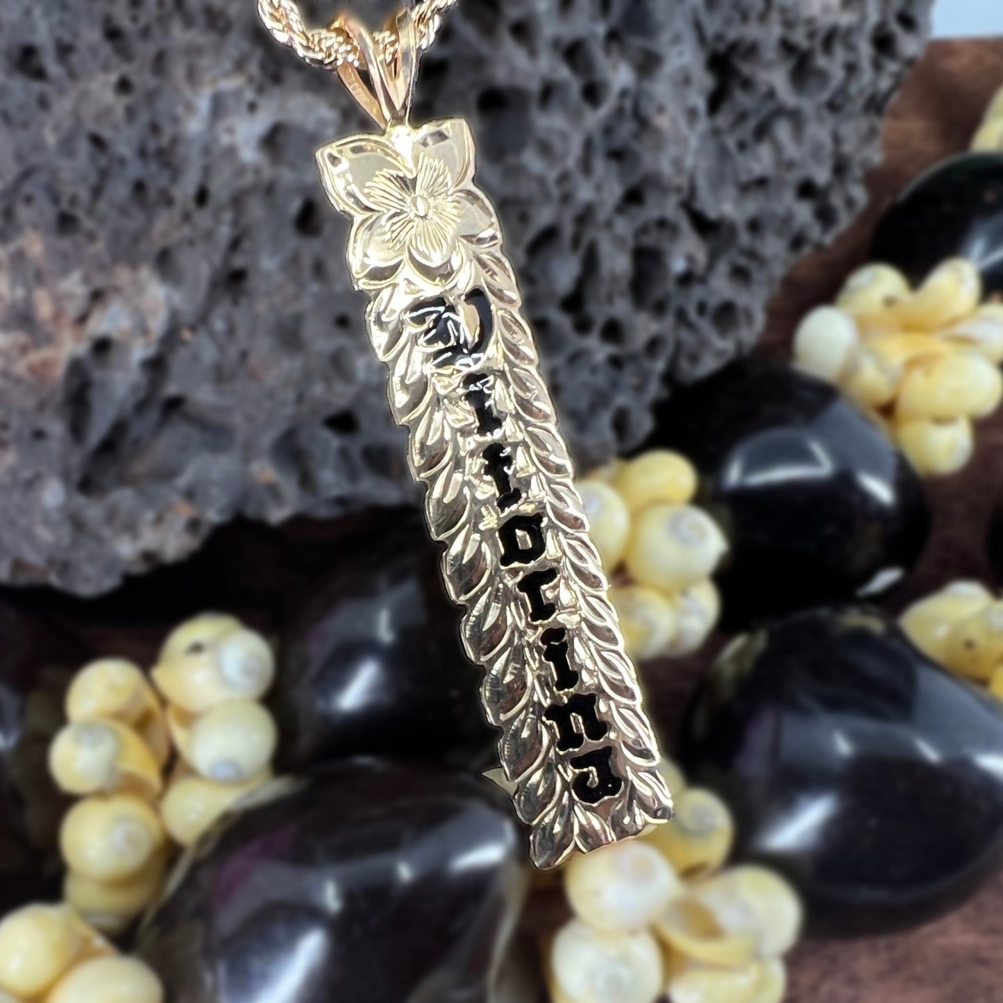 Custom Hawaiian Heirloom Vertical Bar Pendant