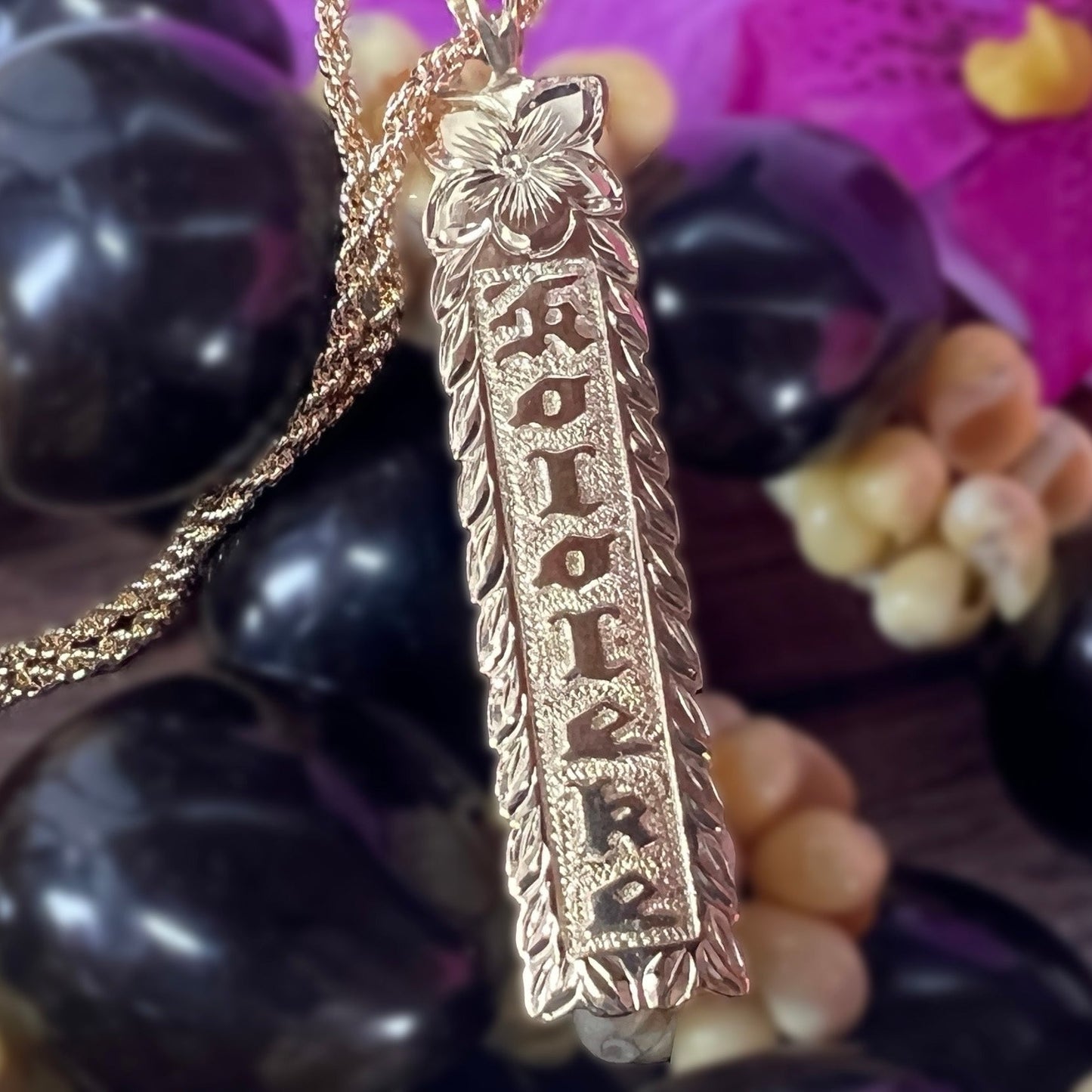 Custom Hawaiian Heirloom Vertical Bar Pendant