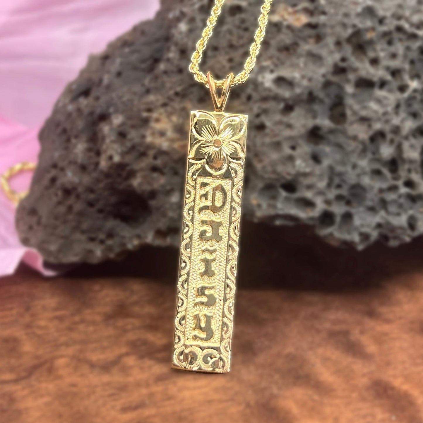 Custom Hawaiian Heirloom Vertical Bar Pendant