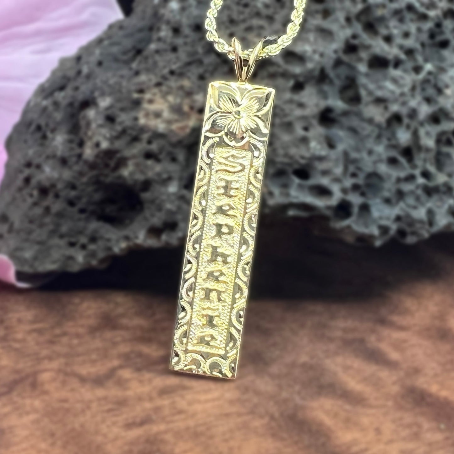 Custom Hawaiian Heirloom Vertical Bar Pendant