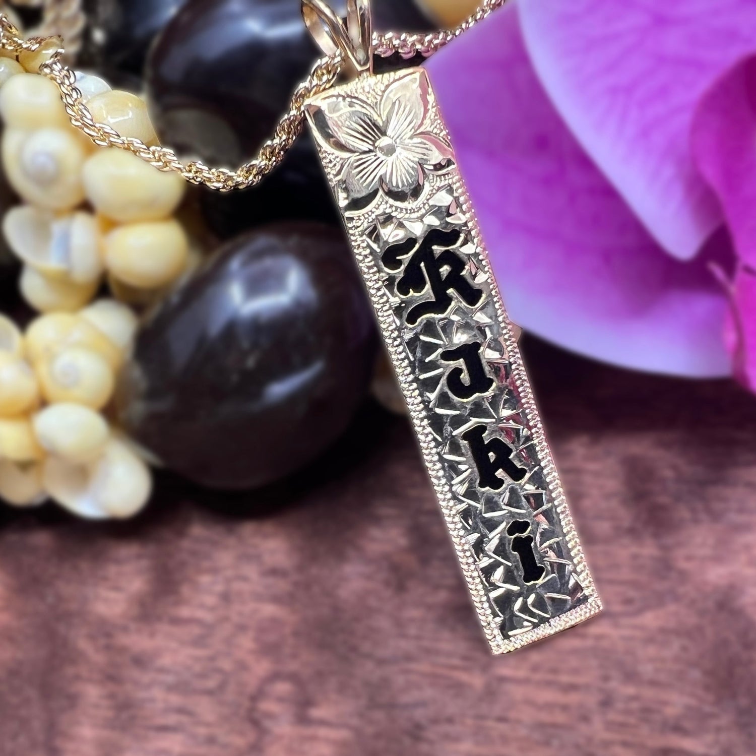 Custom Hawaiian Heirloom Vertical Bar Pendant