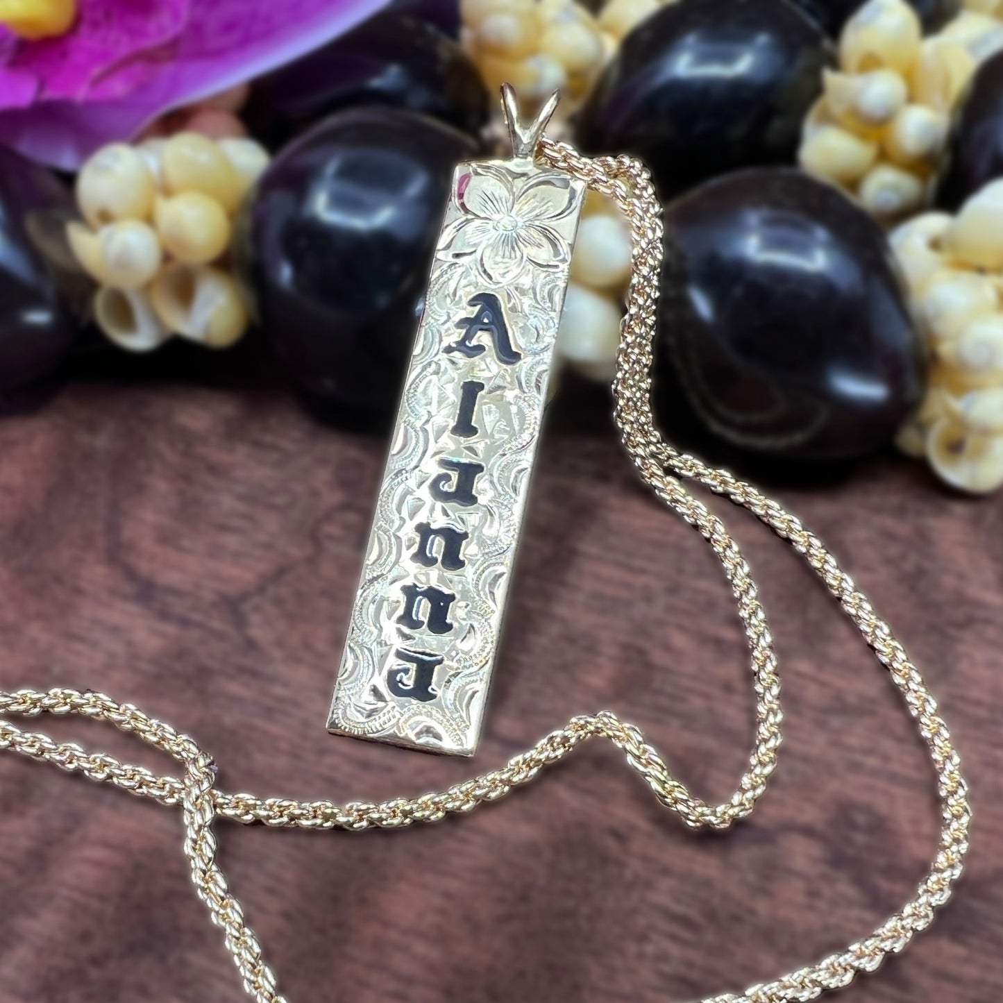 Custom Hawaiian Heirloom Vertical Bar Pendant