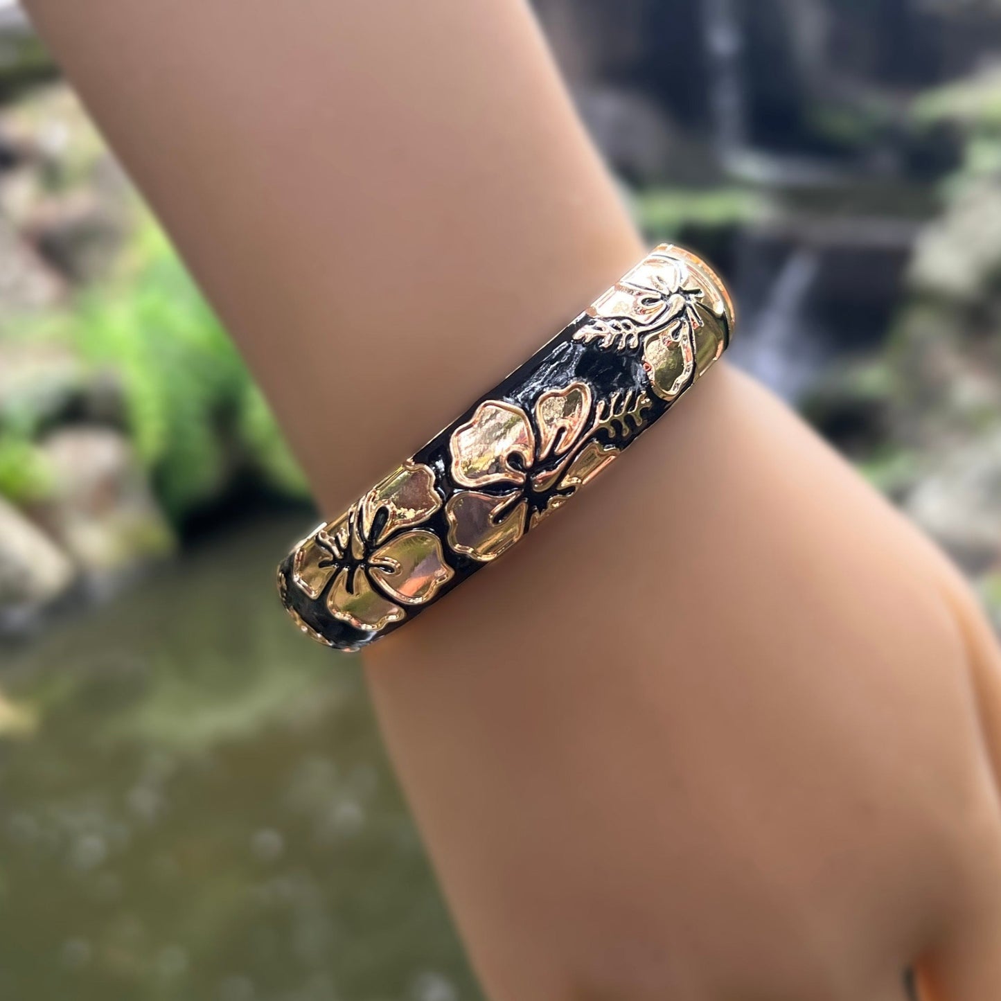 Tropical Colors Puanani Hibiscus Flower Bangle Set of 2
