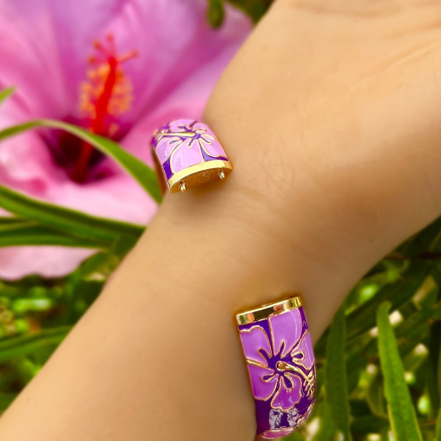 Tropical Colors Puanani Hibiscus Flower Bangle Set of 2