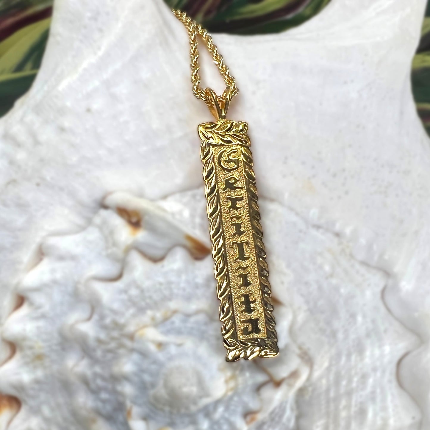 Custom Hawaiian Heirloom Vertical Bar Pendant