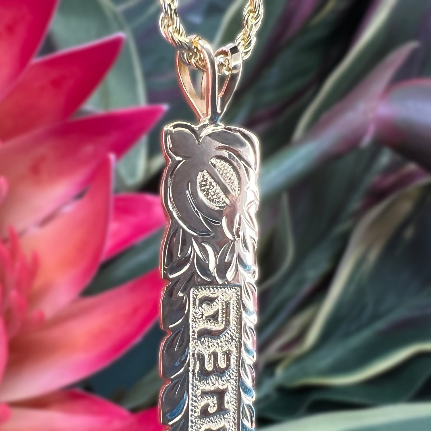 Custom Hawaiian Heirloom Vertical Bar Pendant