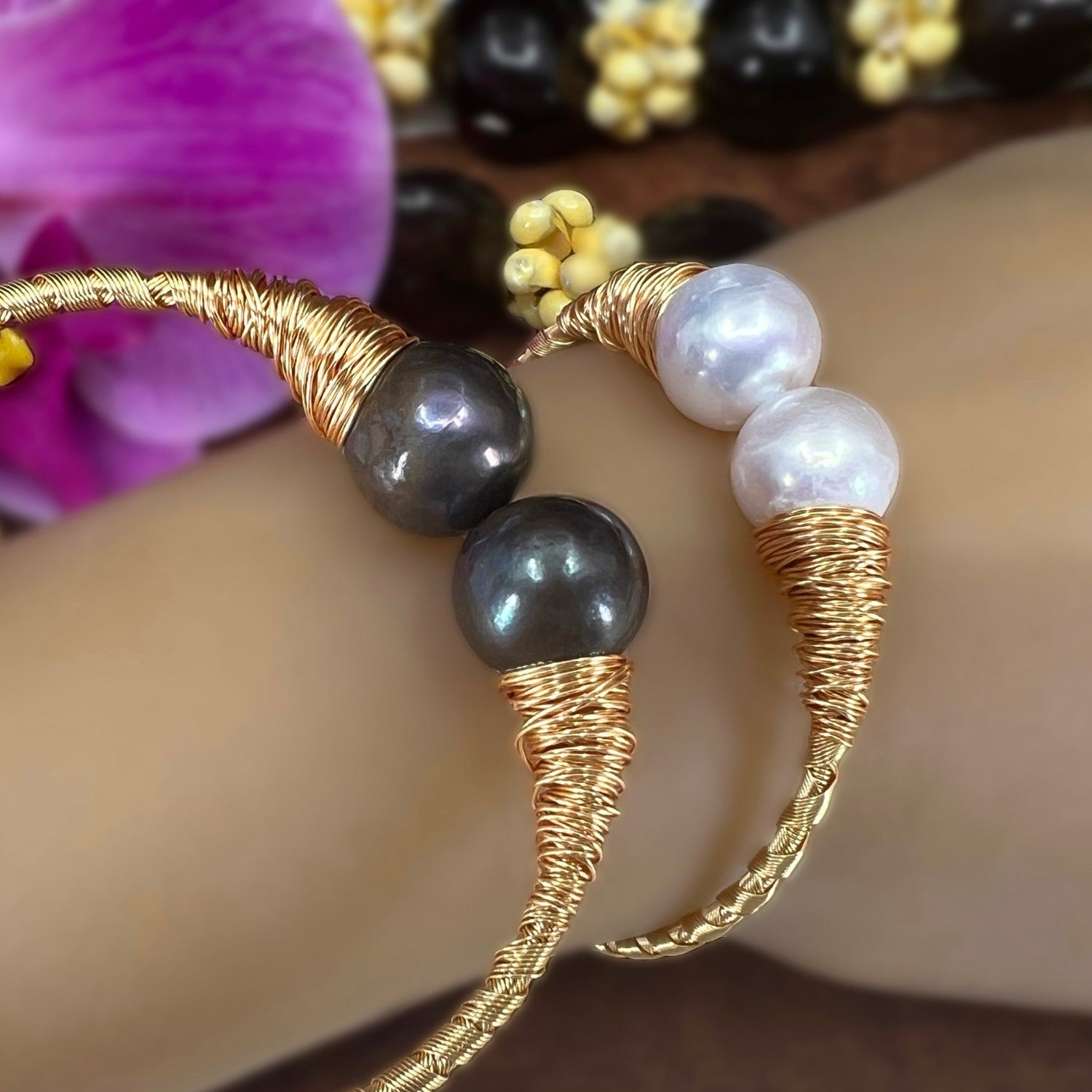 ‘Elua Adjustable Freshwater Baroque Pearl Bracelet