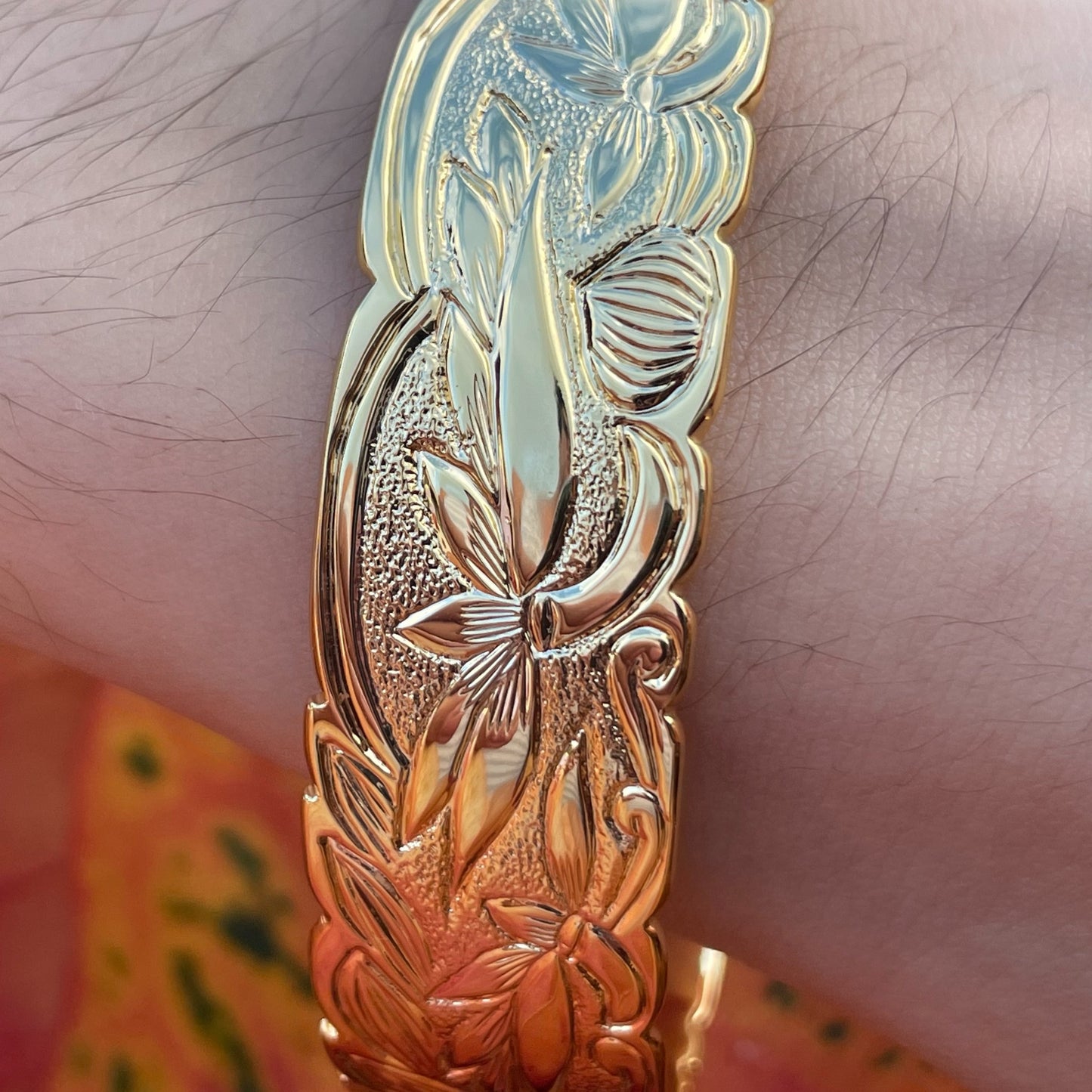 Flower Fantasy 18mm Hawaiian Scroll Bracelet