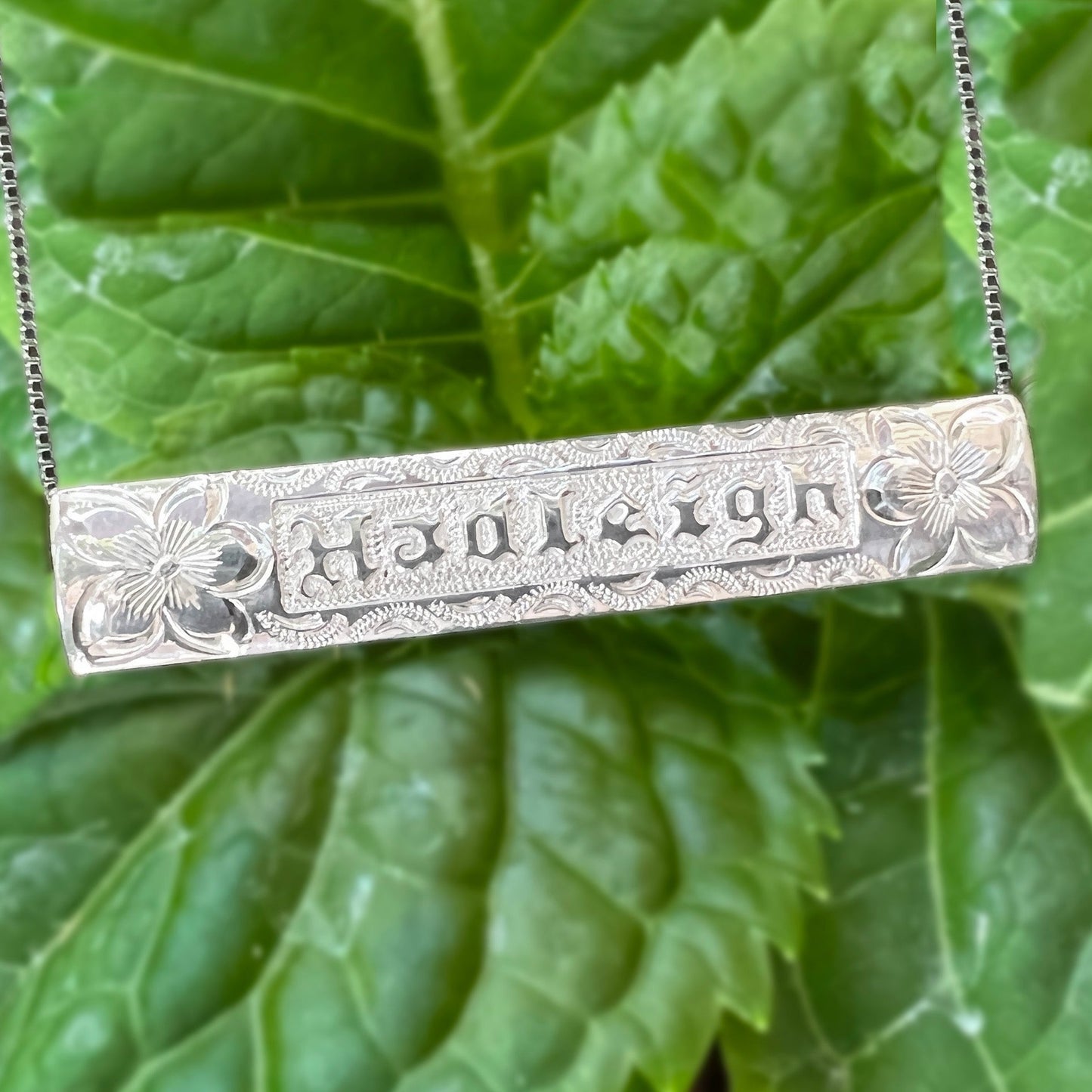 Custom Heirloom 8mm Horizontal Hawaiian Scroll Pendant