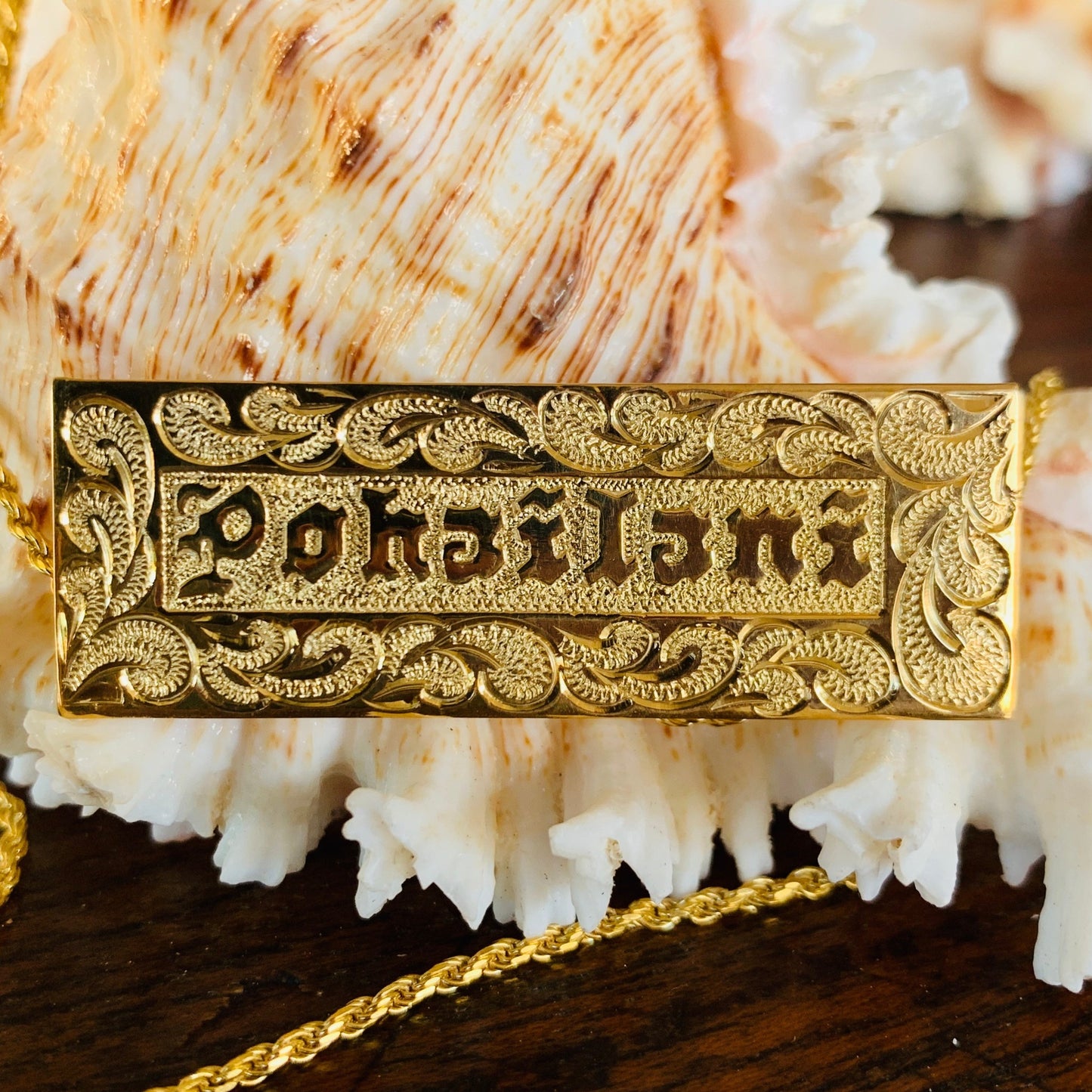 Custom Hawaiian Heirloom 18MM Nameplate w/ Chain