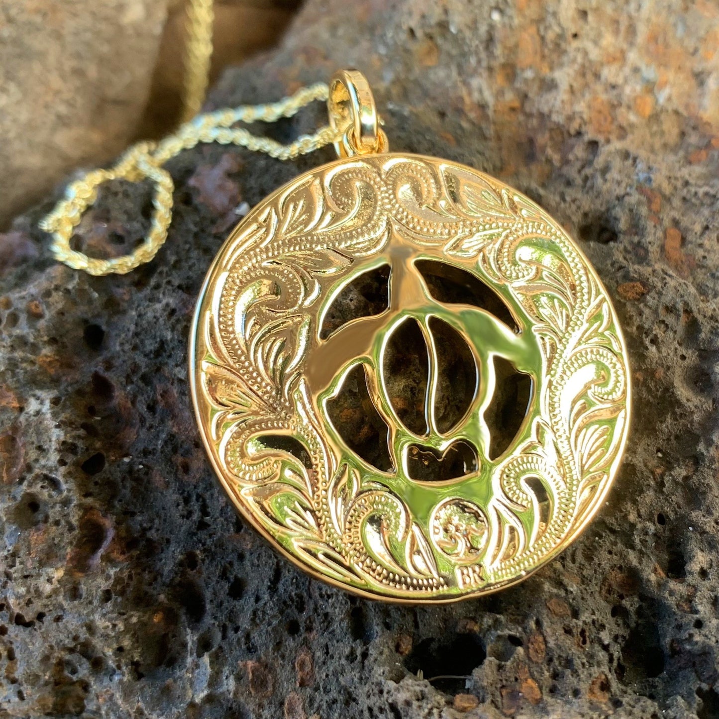 Koa Petroglyph Honu Circle Pendant