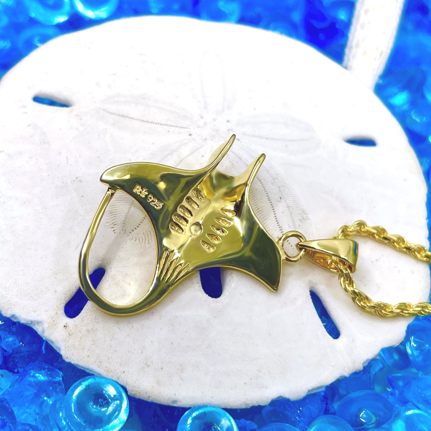 Hahalua Manta Ray Pendant