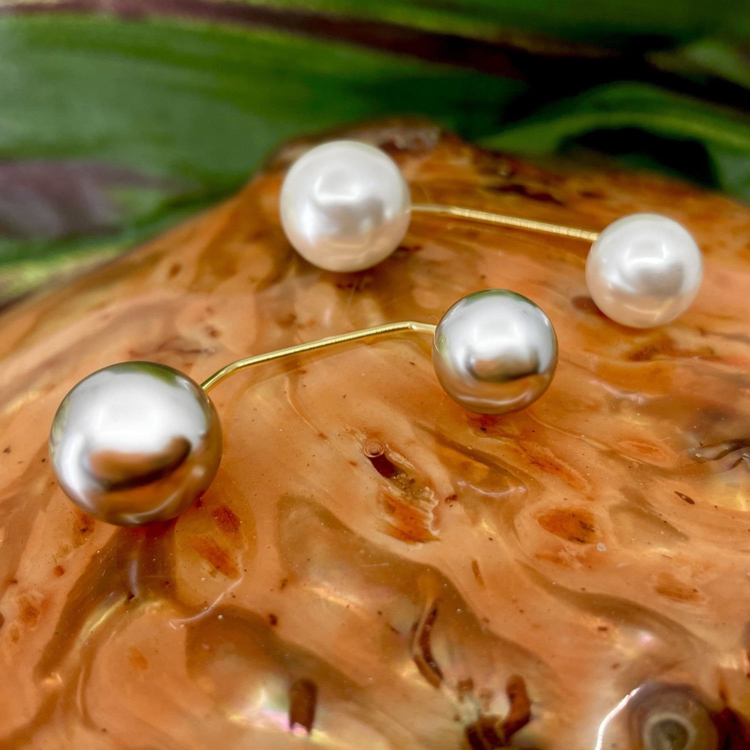 Punahele Pearl Pin