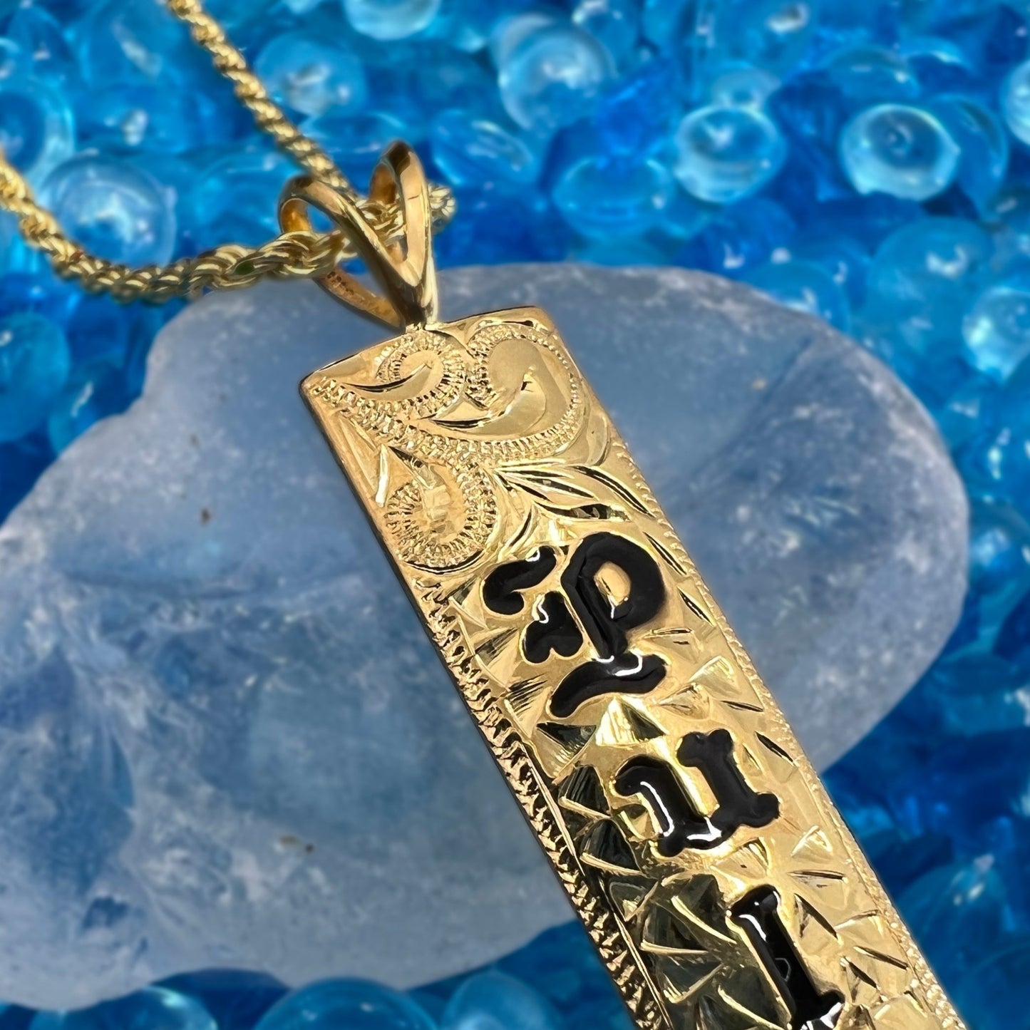 Custom Hawaiian Heirloom Vertical Bar Pendant