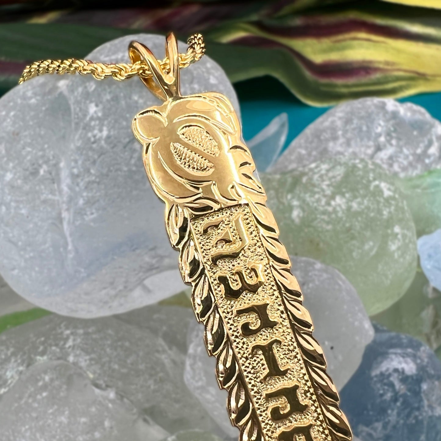 Custom Hawaiian Heirloom Vertical Bar Pendant