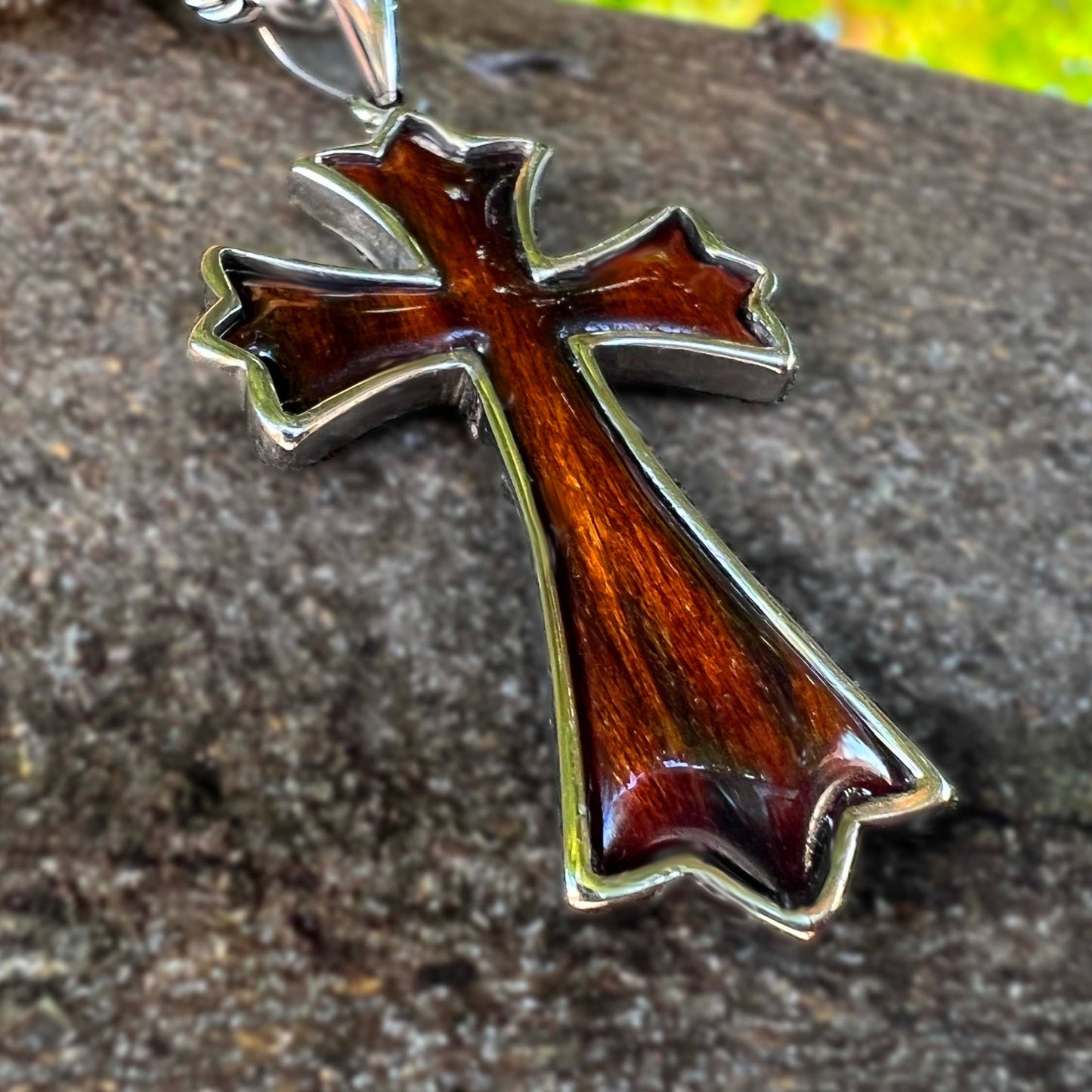 La'au Wood Stainless Steel Cross w/2mm Rope 20" Chain
