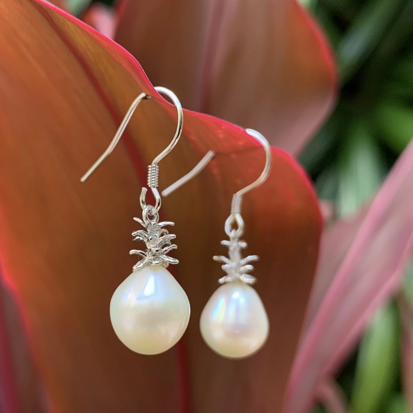 Pineapple Pearl Earrings 1" Classic White