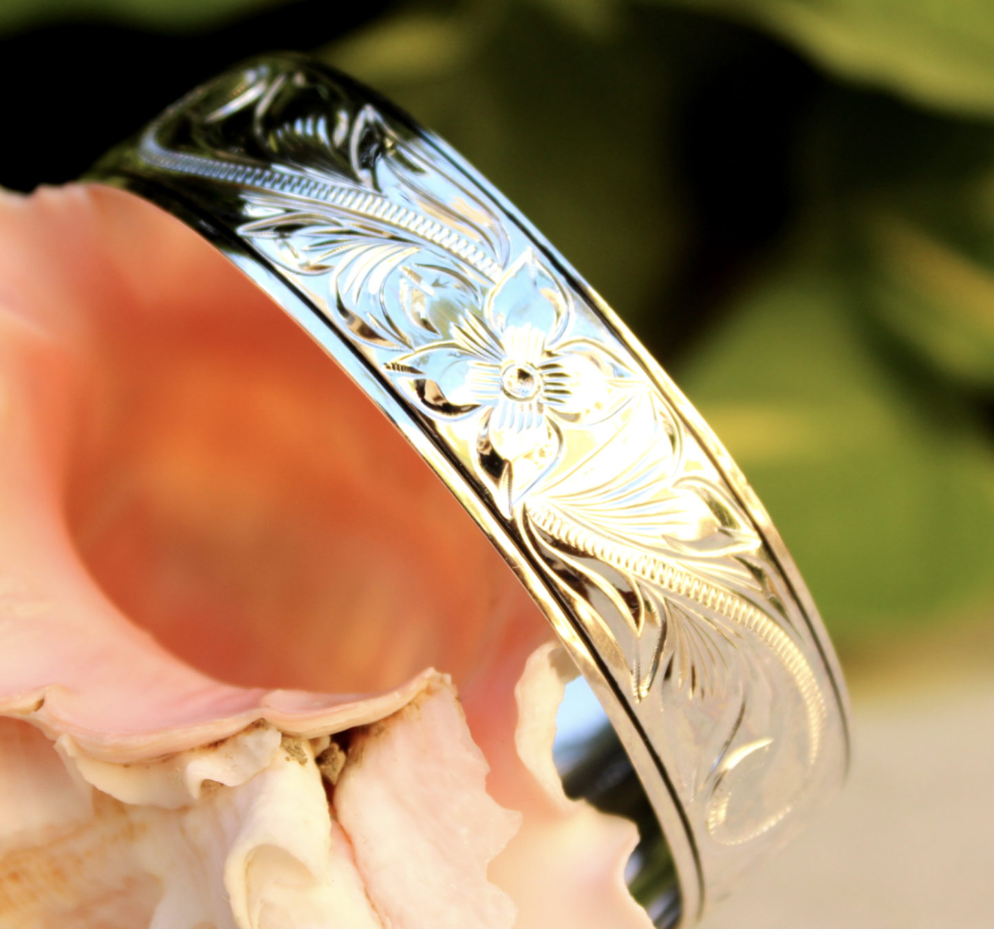 Hawaiian Scroll Cuff in .925 Sterling Silver closeup