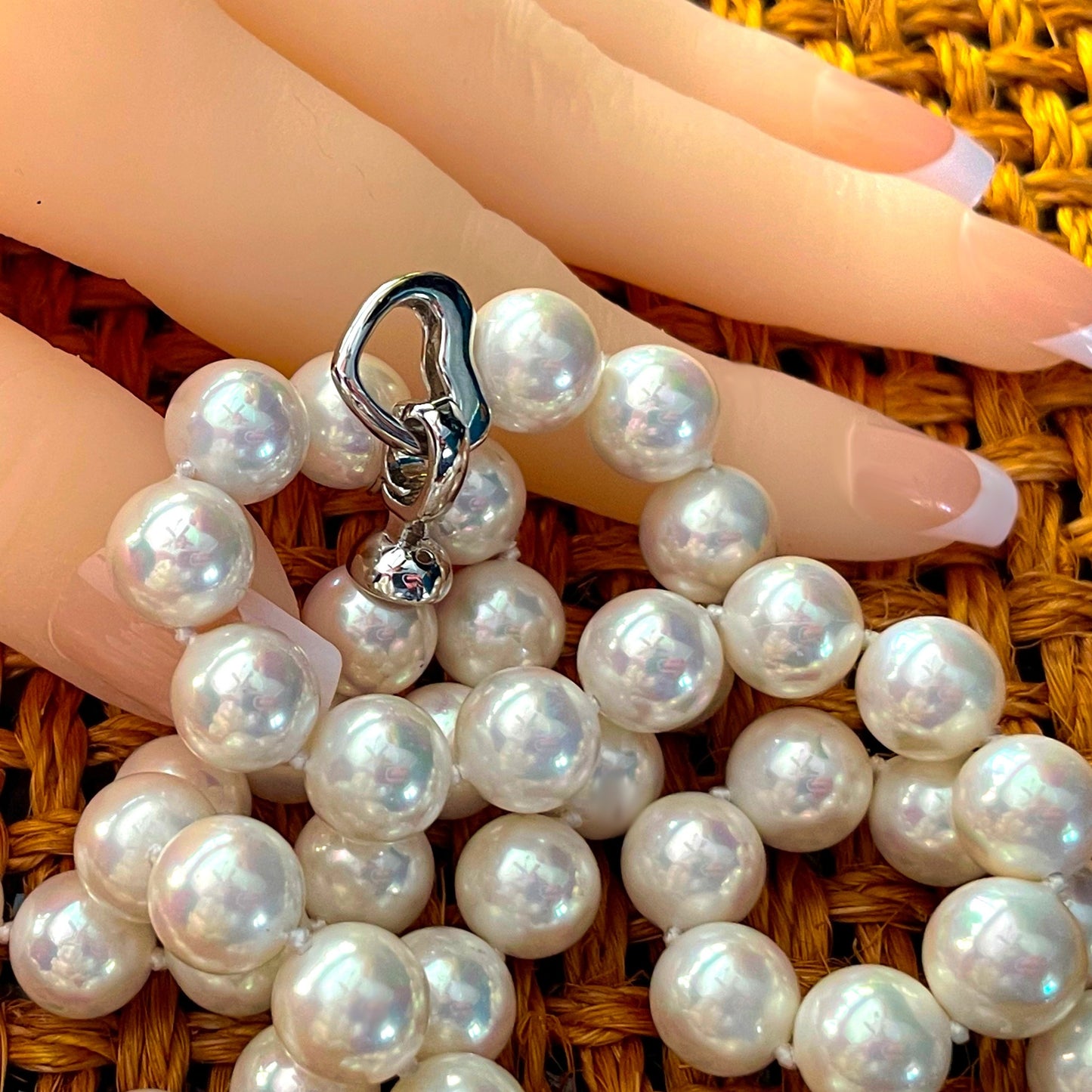 Momi Shell Pearl 10mm Convertible Strand