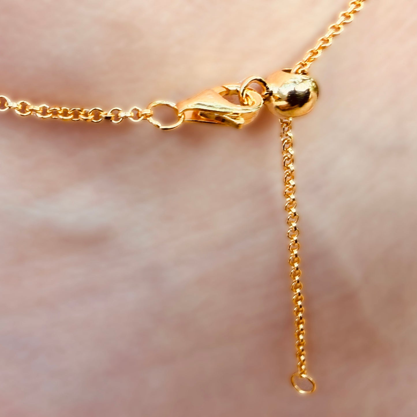 Pua Hō‘ike Plumeria Pave Adjustable Anklet