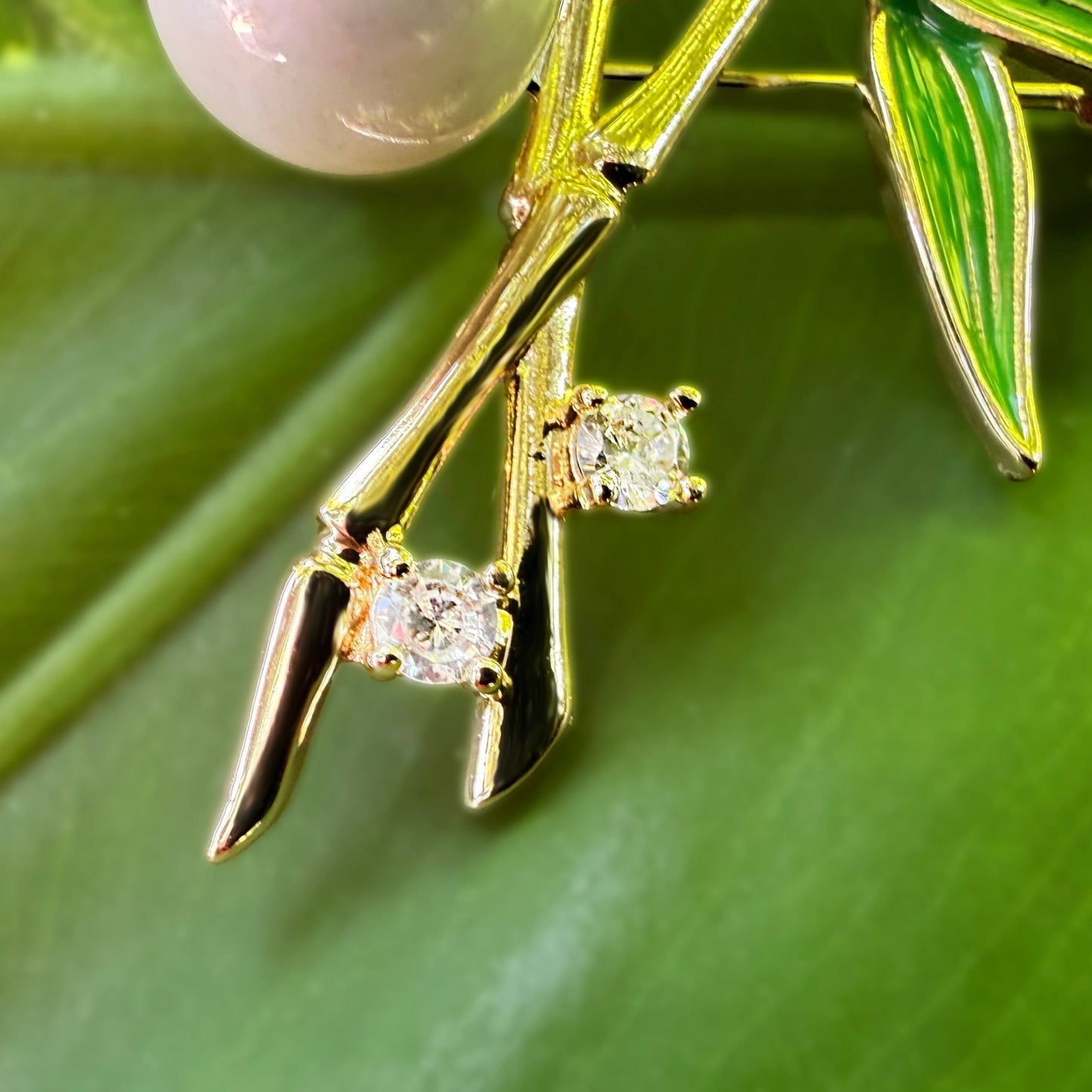 Ohe Pearl CZ Pin