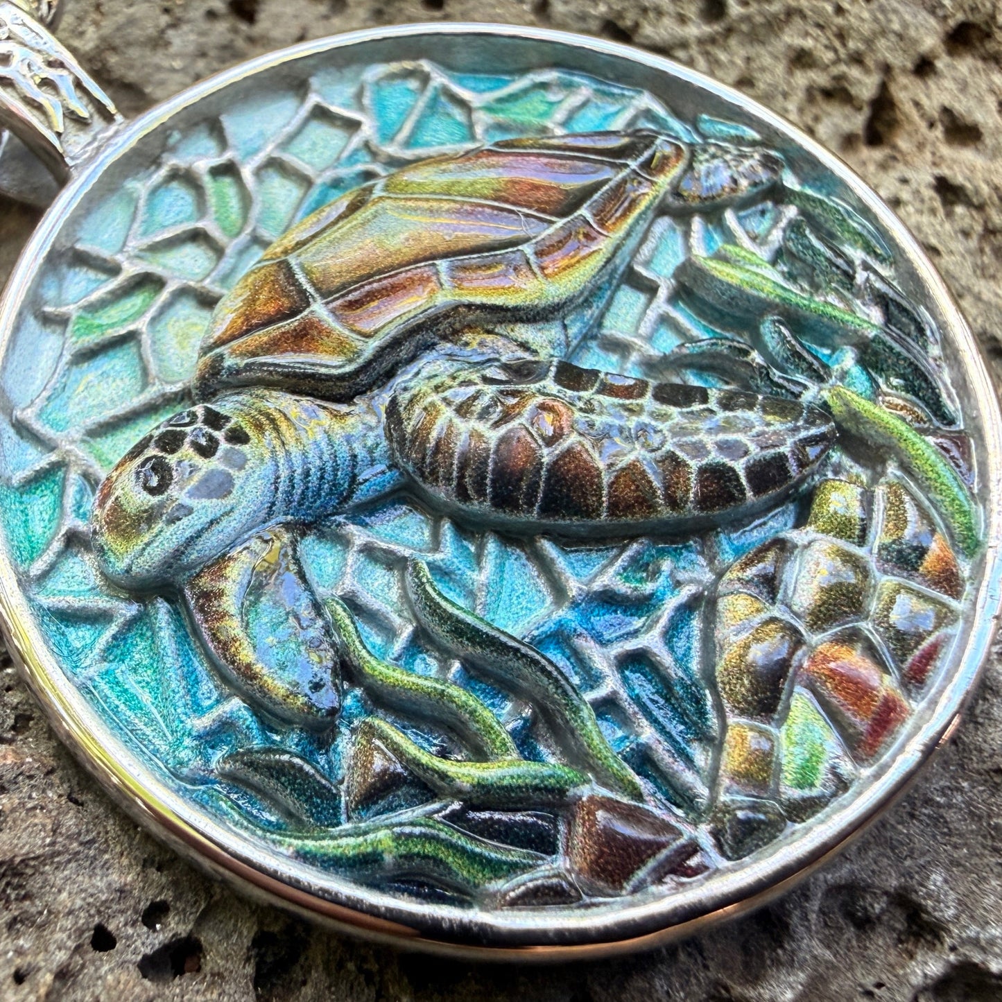Hele Honu Pendant
