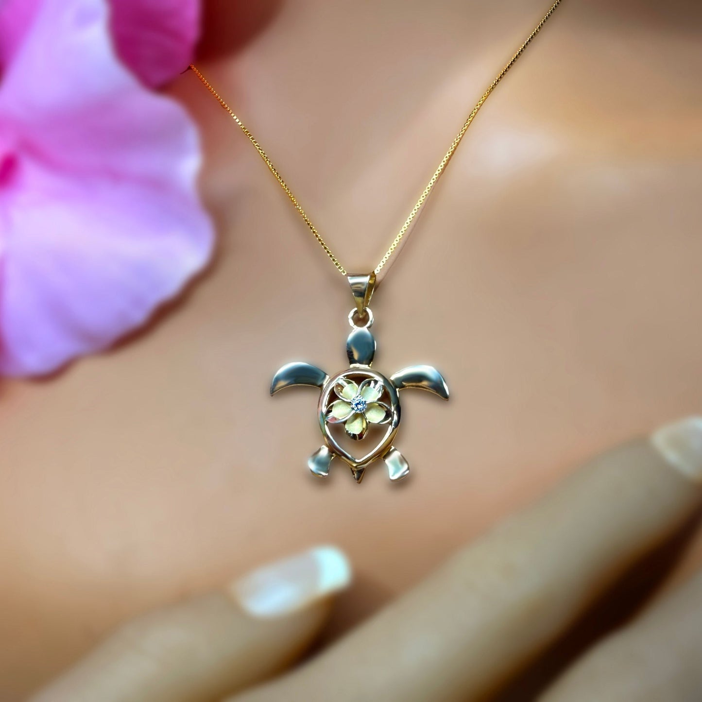 Ke Aloha Honu Plumeria Pendant