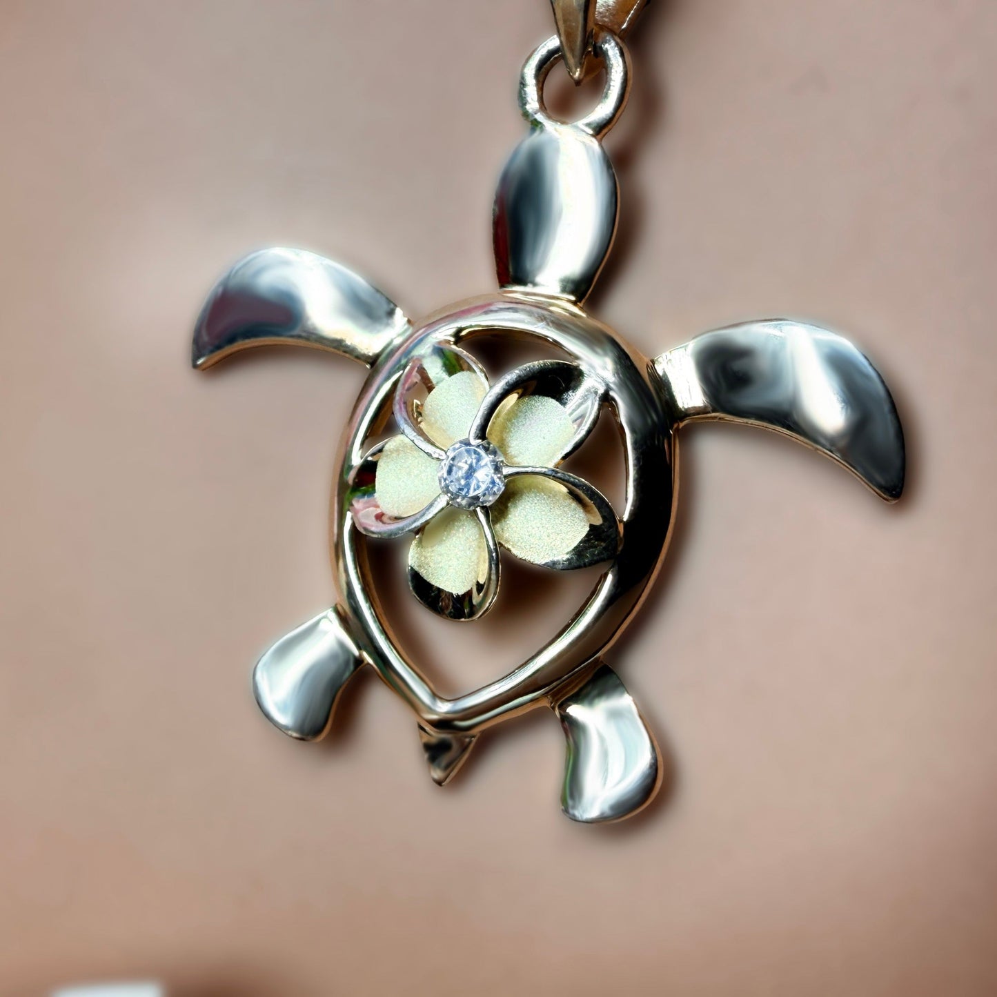 Ke Aloha Honu Plumeria Pendant
