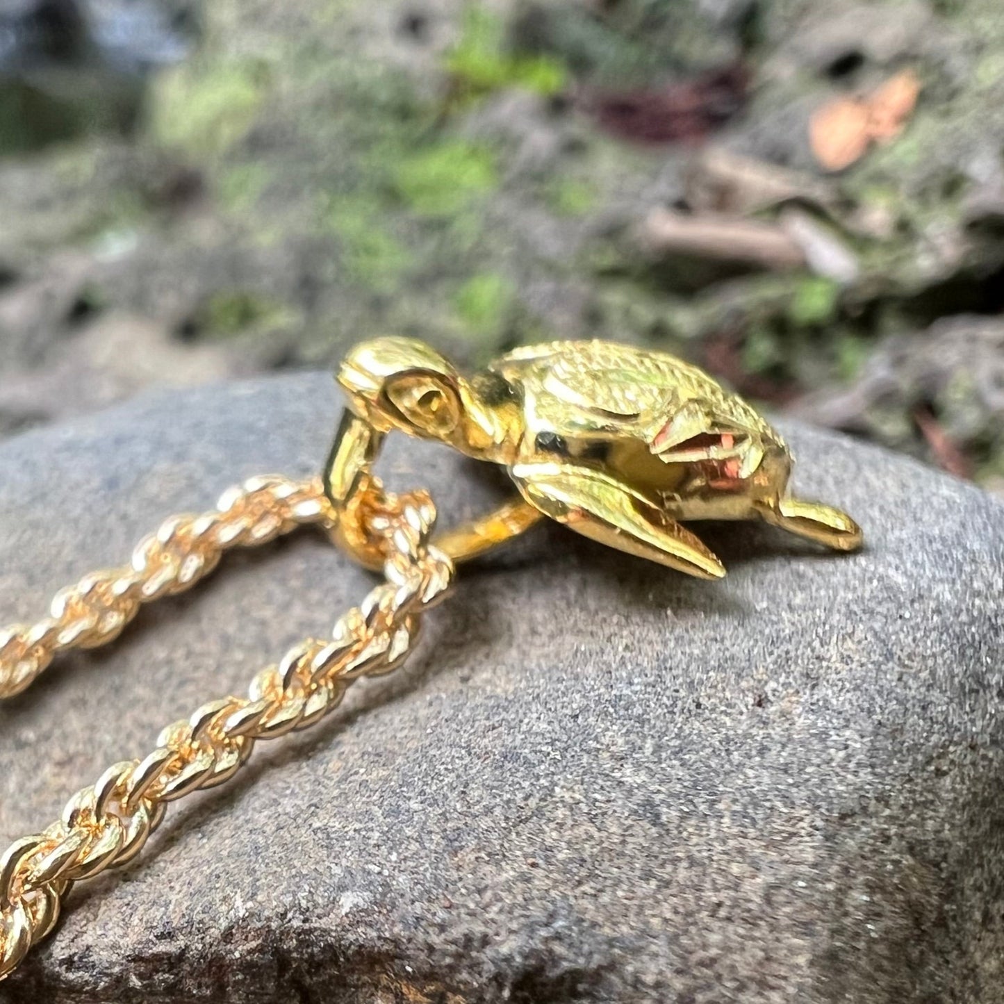 Manini Gold Honu Turtle Pendant w/Chain