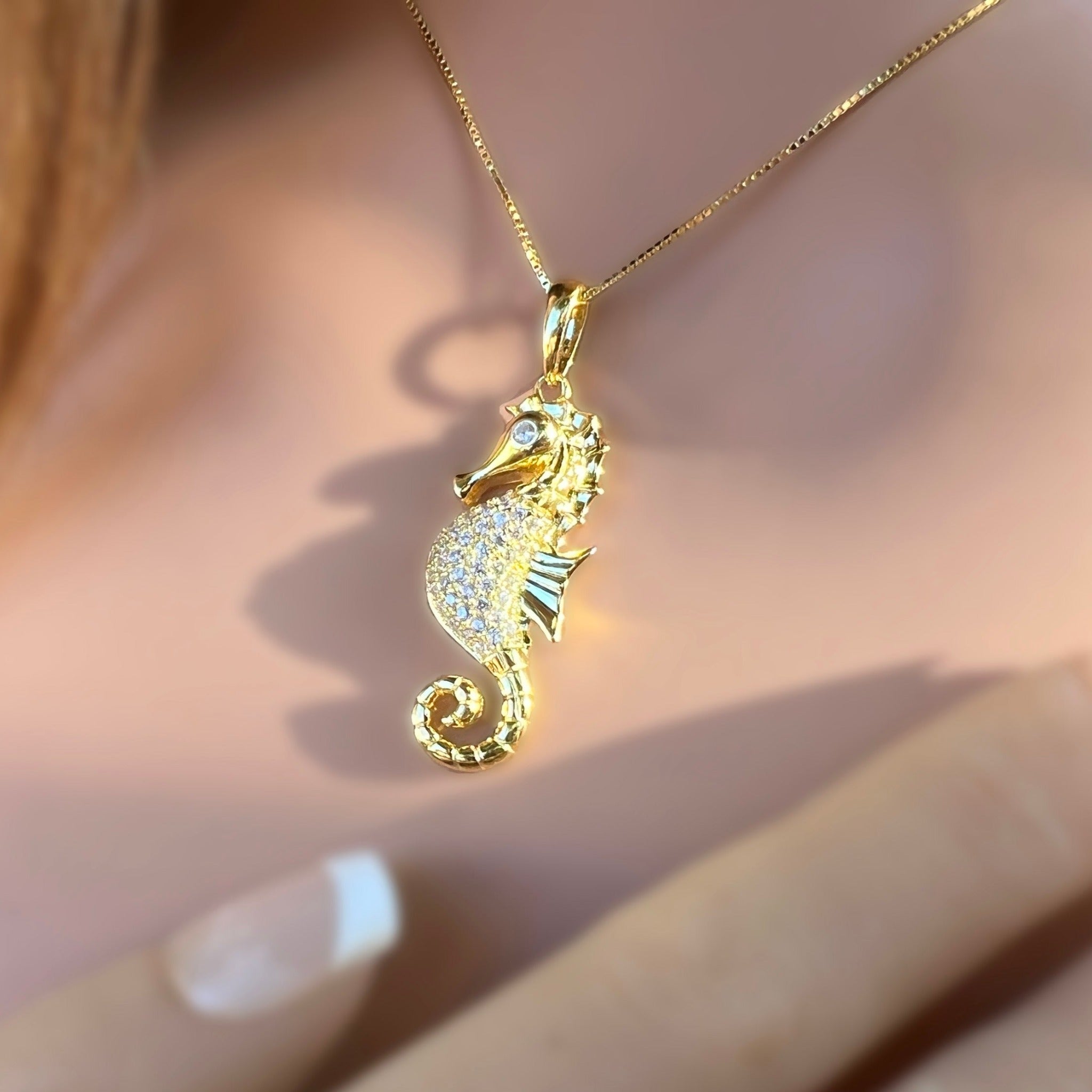 アクセサリー supreme 16AW seahorse gold pendant k14 Supreme(シュプリーム) / 16AW/Seahorse Gold Pendant 14K/ネックレス
