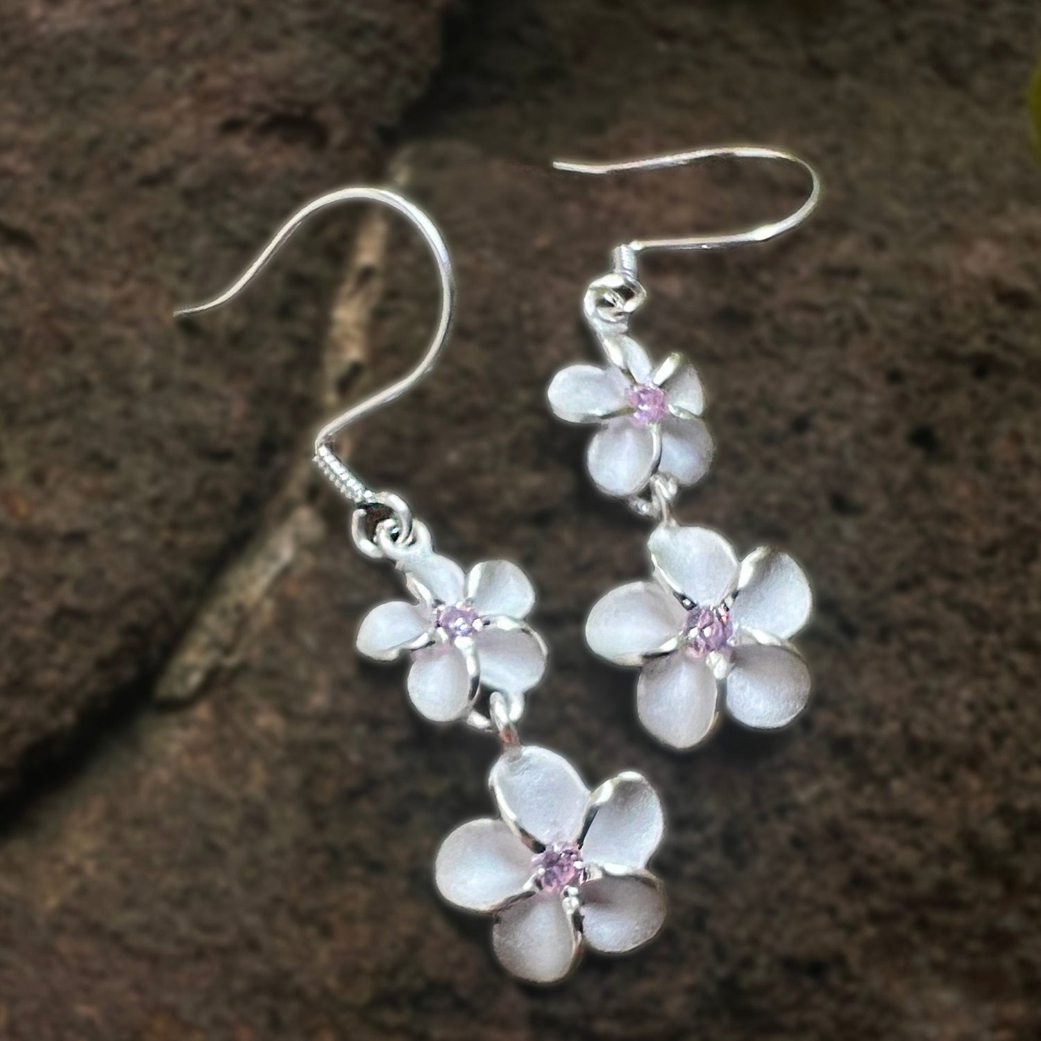 ‘Elua Plumeria Dangle Earrings