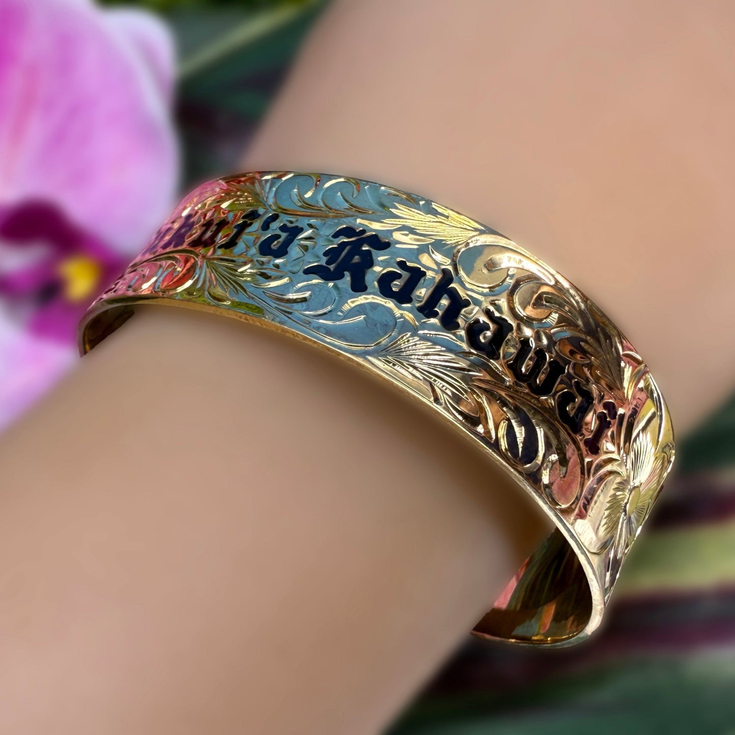 Hinapukuiʻa Kahawai -Hawaiian Scroll Bracelet – Spirit of Abundance