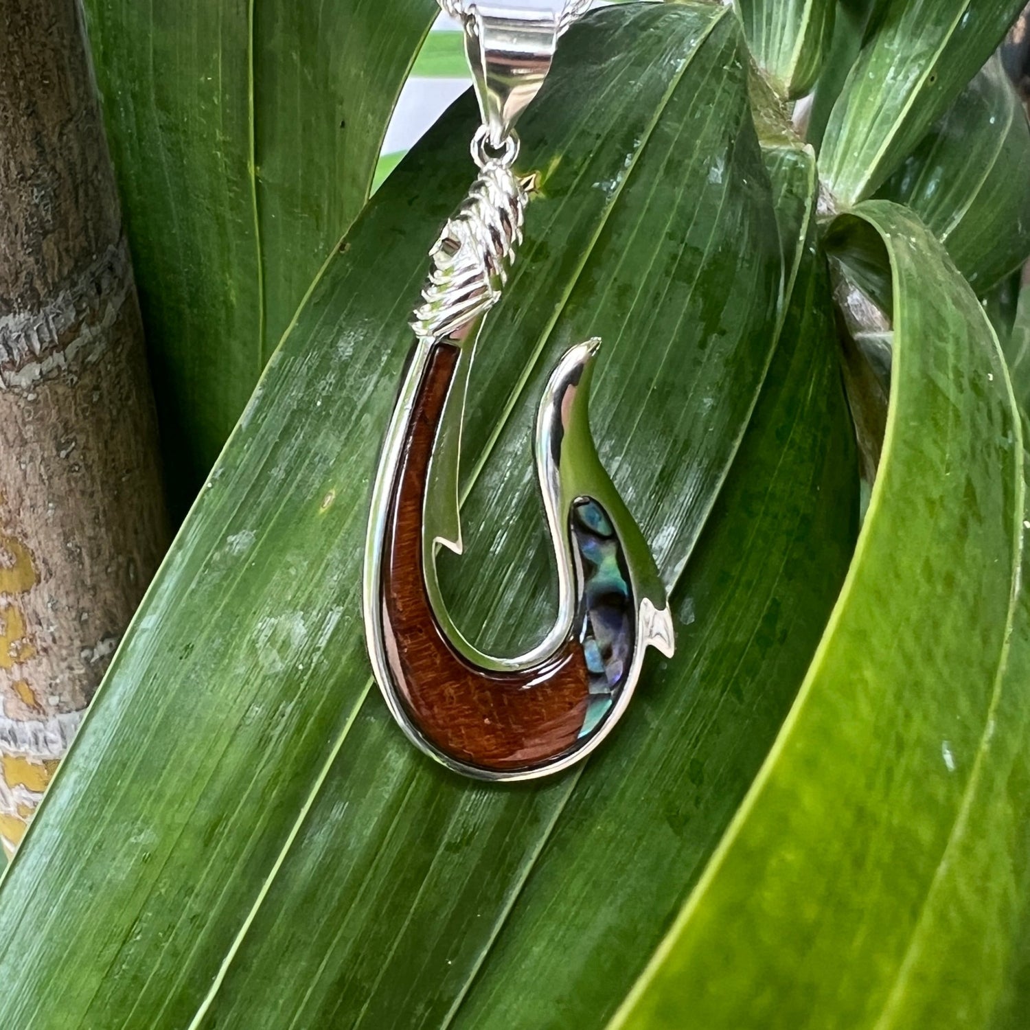 dickie pearl fish hooks Mother of Pearl Koa Fish Hook – Showcase Hawaii