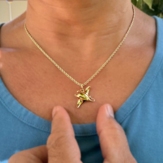 Hahalua Manta Ray Pendant