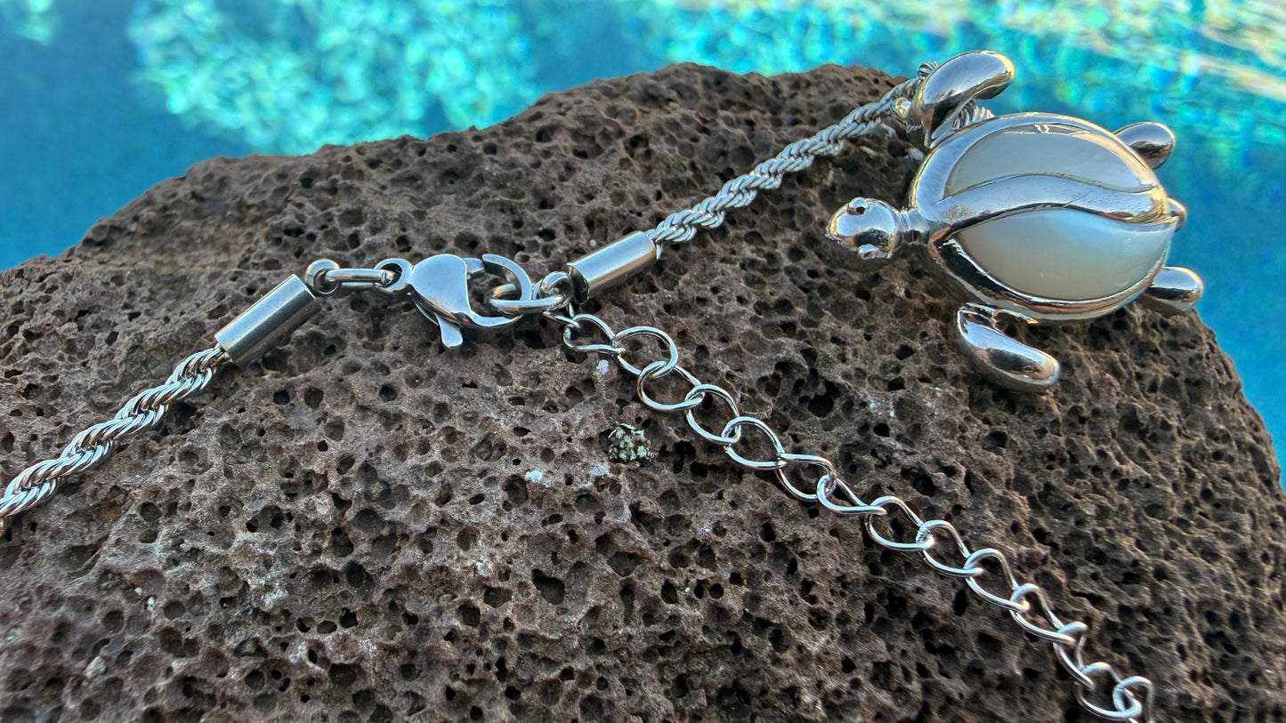 Mother of Pearl Petroglyph Honu Pendant