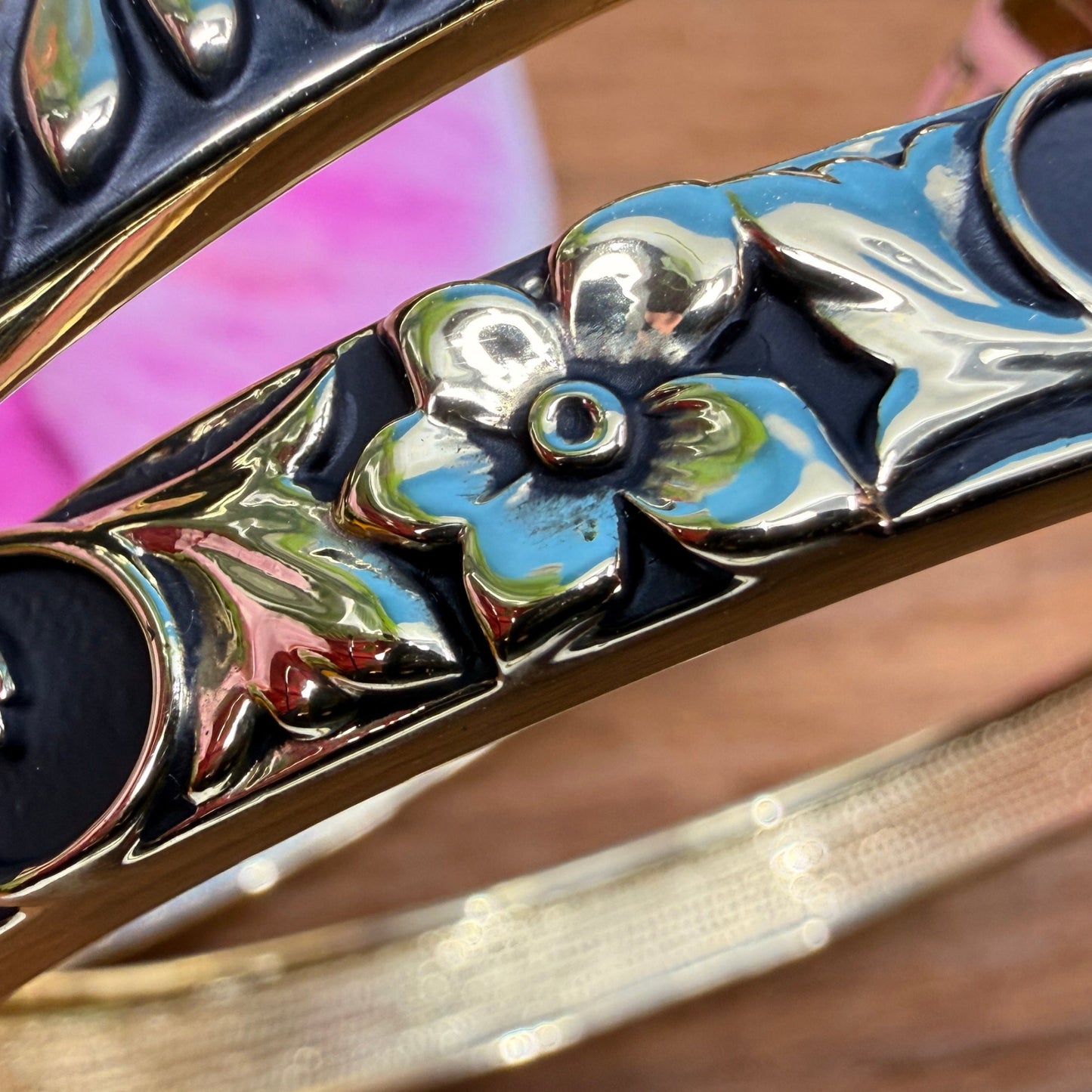 Lau Nani Hinged Bangle