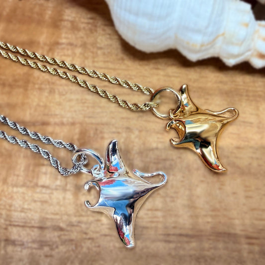 Hahalua Manta Ray Pendant