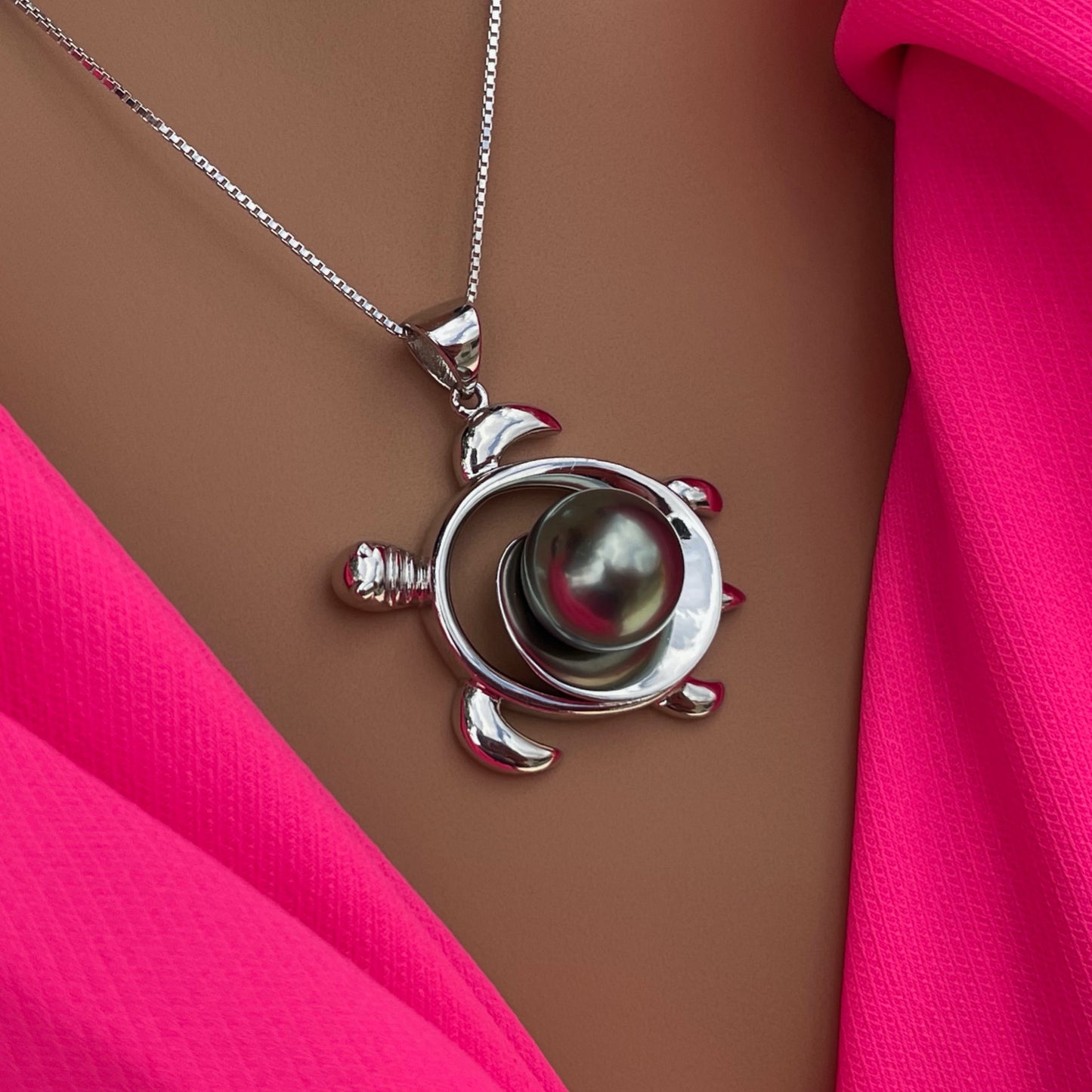 Honu Tahitian Pearl Pendant