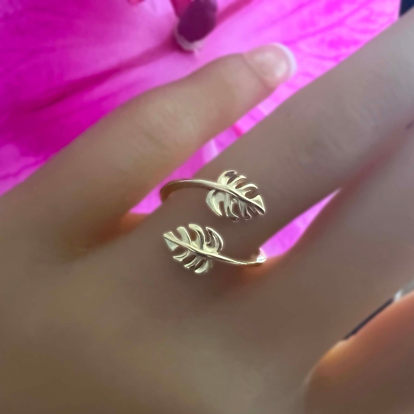 `Elua Monstera Leaf Adjustable Ring