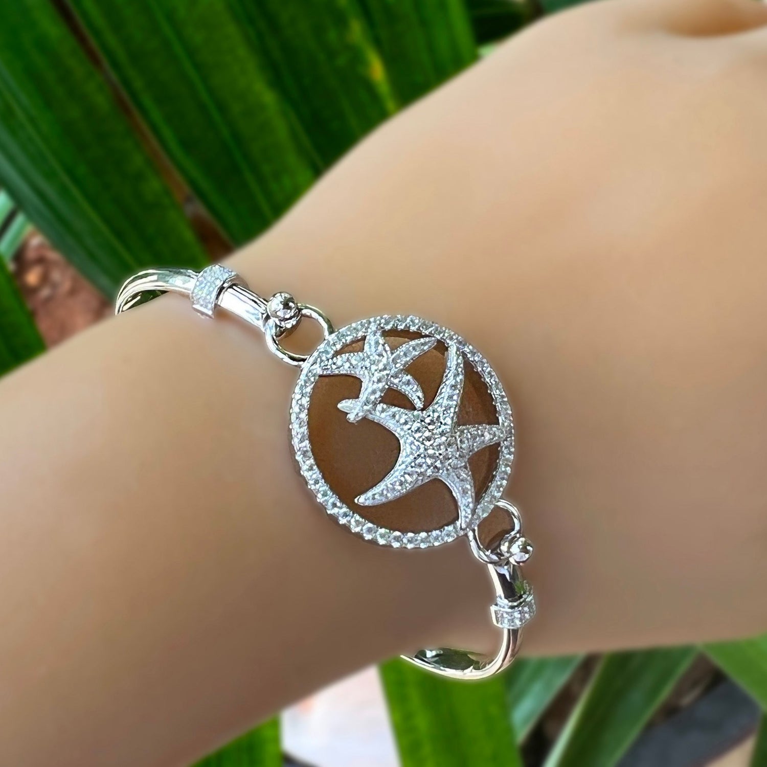 Liki Bracelet with Centerpiece Bangle Bracelet