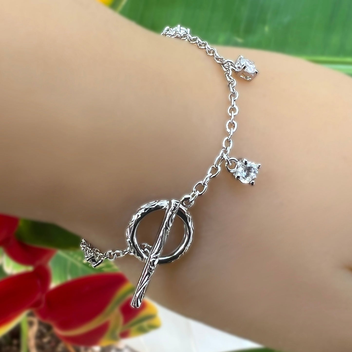 Hawaiian Scroll Po'ai Cubic Zirconia Bar bracelet