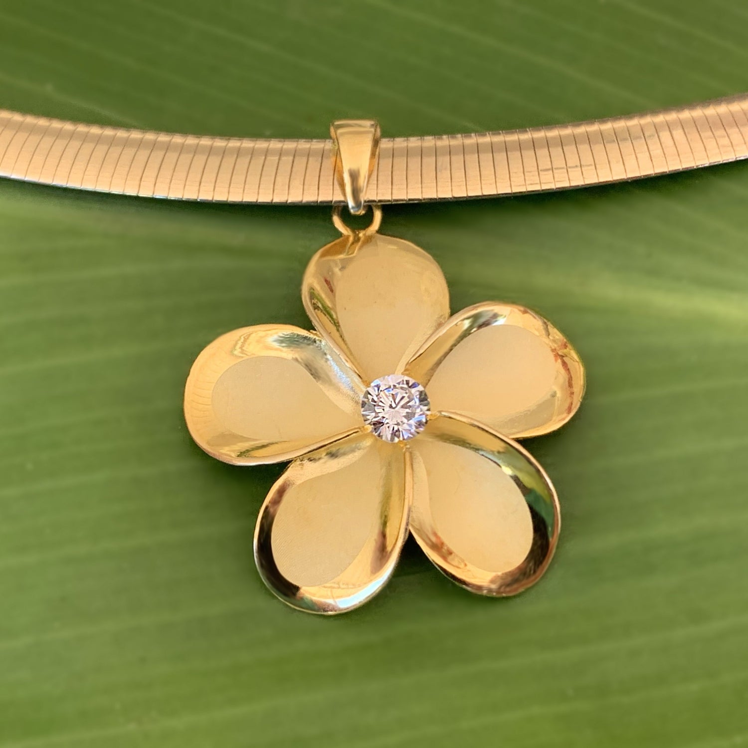 14K Gold]Matte Plumeria Flower Pendant with Diamond*Made-to-order*(P – Maxi  Hawaiian Jewelry マキシ ハワイアンジュエリー ハワイ本店