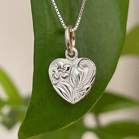 Hawaiian Scroll Petite Heart Pendant Necklace