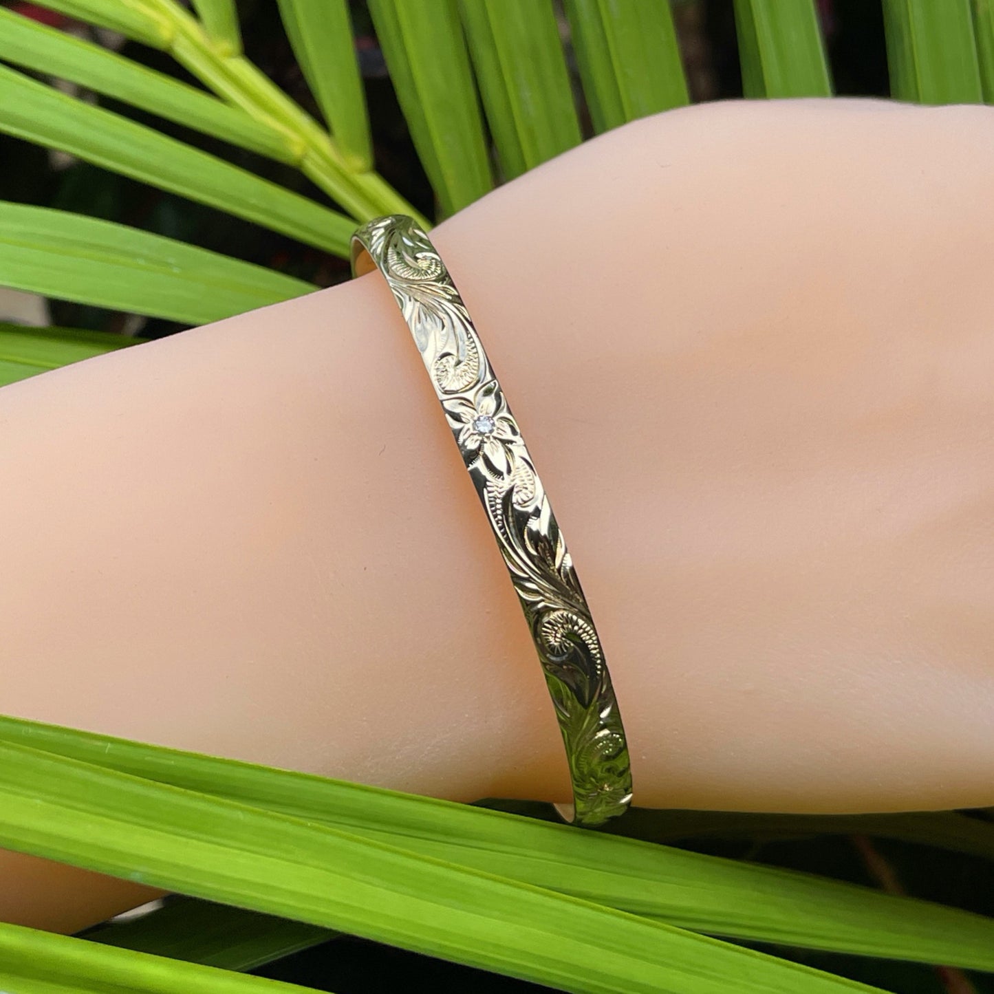 6mm Hawaiian Scroll 6mm Bangle with Diamond