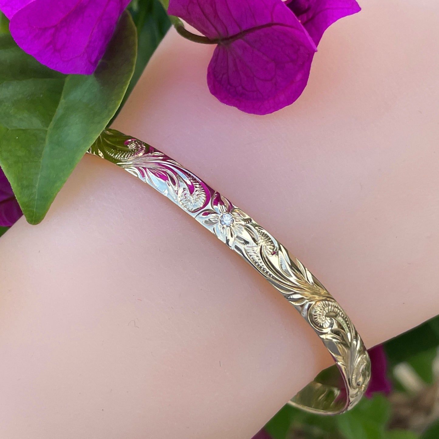 14K Gold 6MM Hawaiian Scroll Bangle with Diamond