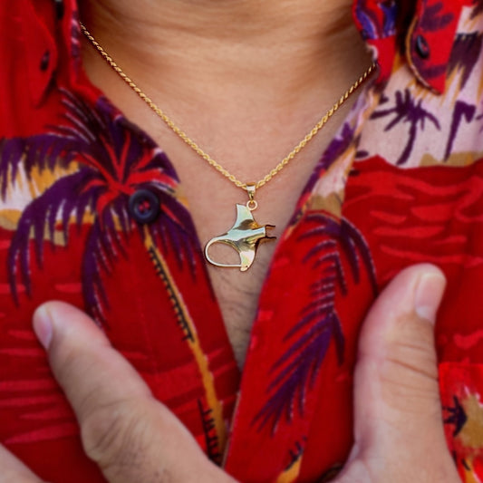 Hahalua Manta Ray Pendant