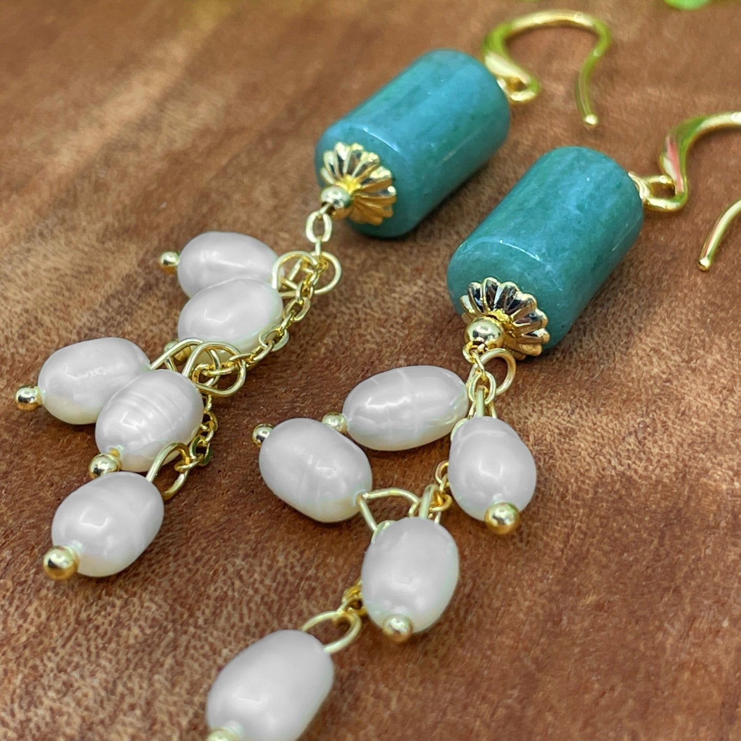 Jade and Freshwater Pearl Dangle Earring