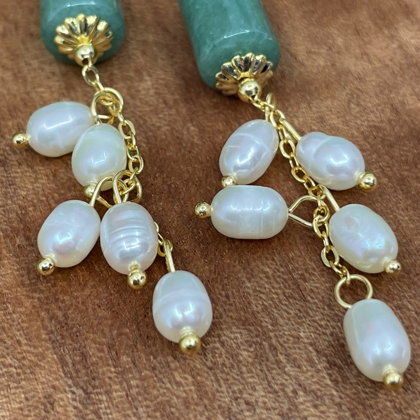 Jade and Freshwater Pearl Dangle Earring