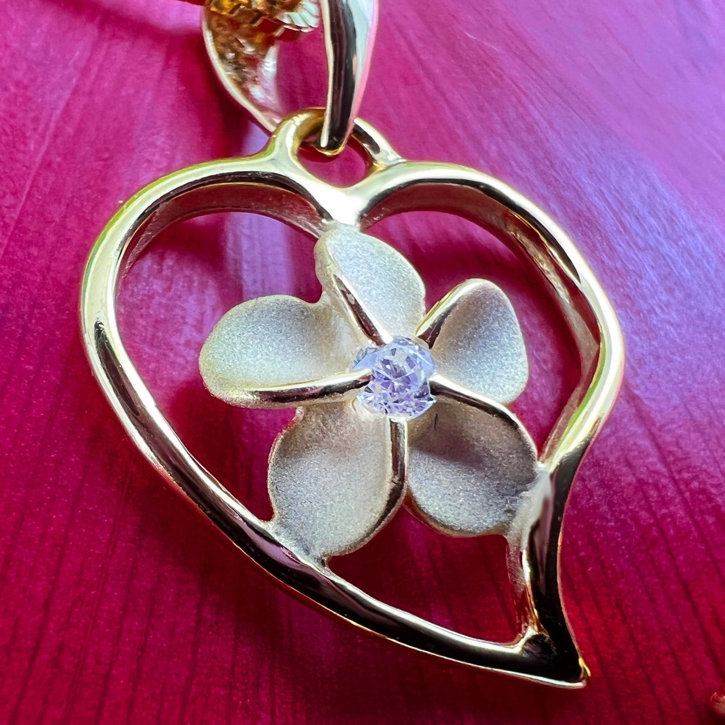 Ekahi Plumeria Heart